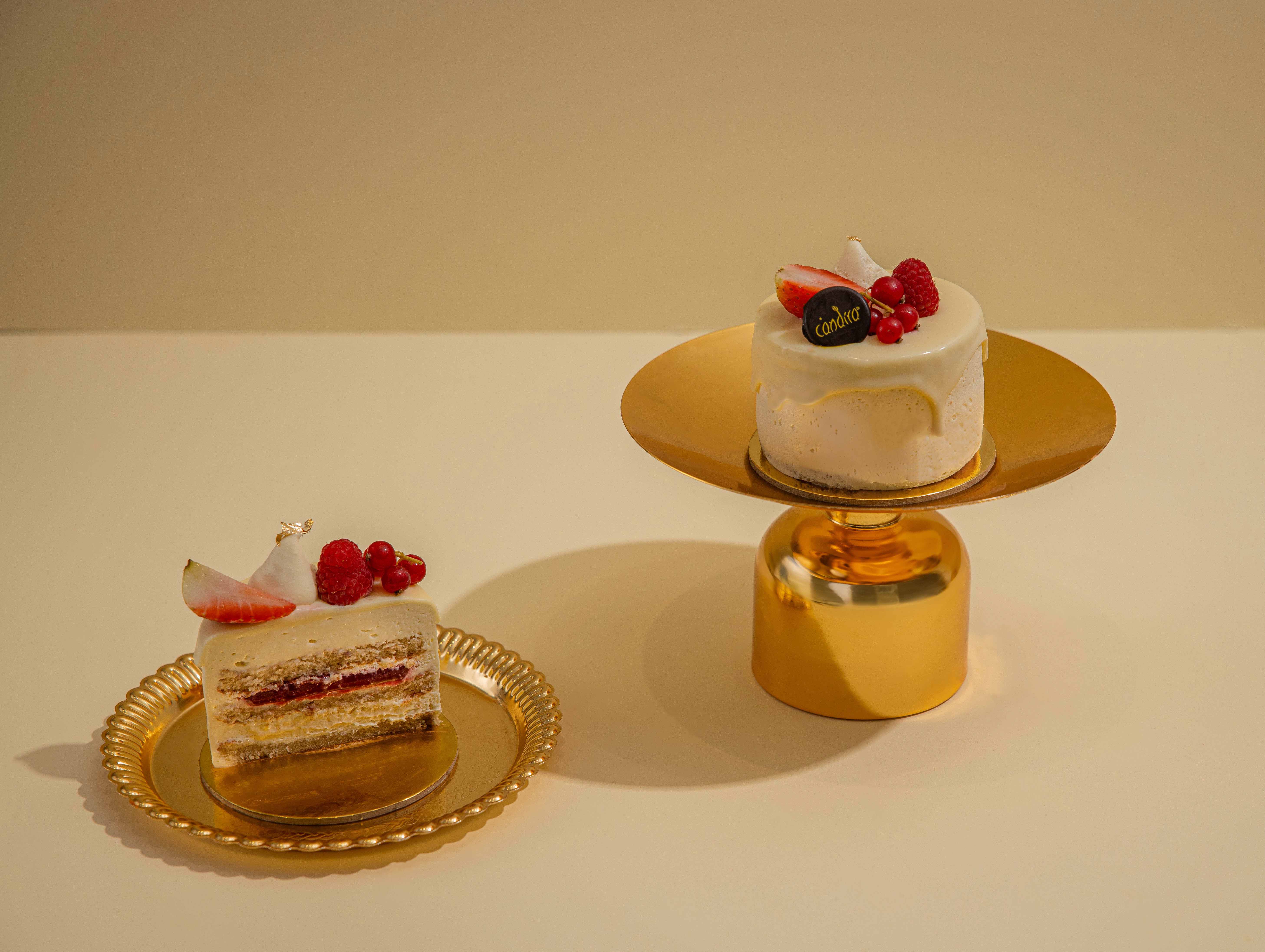 White Chocolate Raspberry Cake